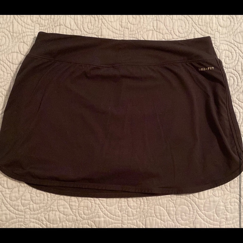 BLACK - DriFit Nike skirt - medium